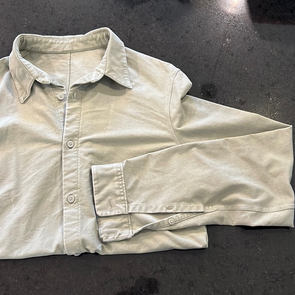 LuLuLemon Long Sleeved Vented Button Up
